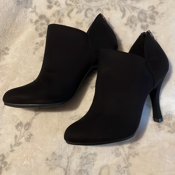 Shoes - Womens Ankle Boots